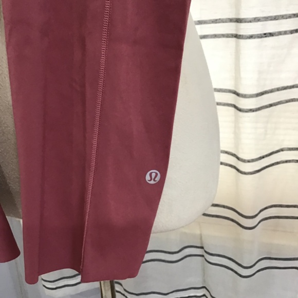 Lululemon Women Size 8 Fast & Free High Rise Crop Dusty Rose Leggings Yoga Gym - Picture 2 of 8